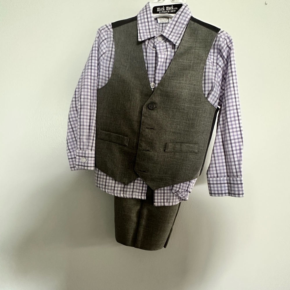 Van Heusen suit